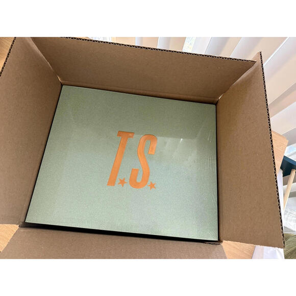 Taylor Swift The Life of a Showgirl Black Sweatshirt Box Set - Picture 6 of 6